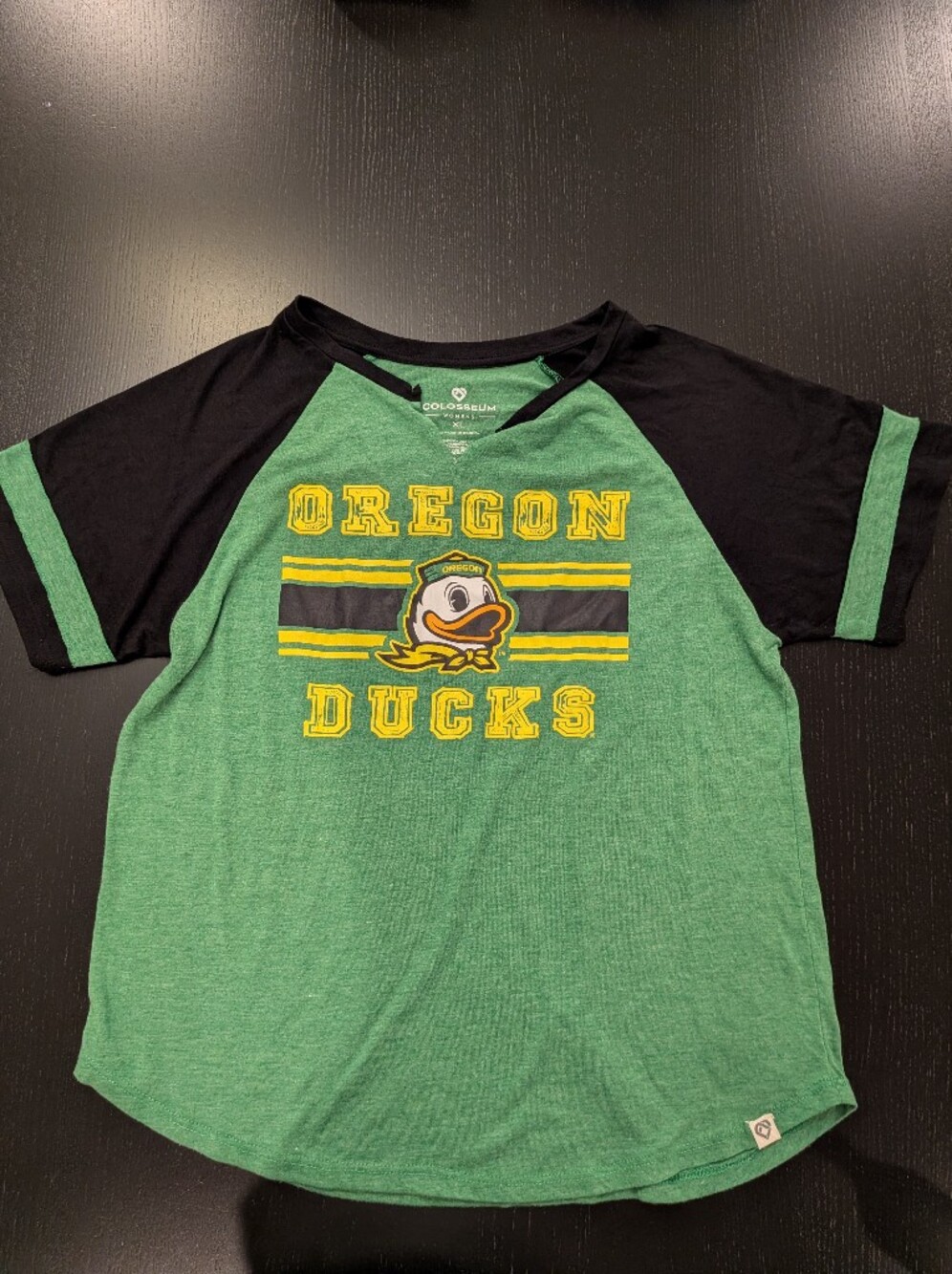 Colosseum Oregon Ducks Green and Black Raglan Tee - Picture 2 of 9